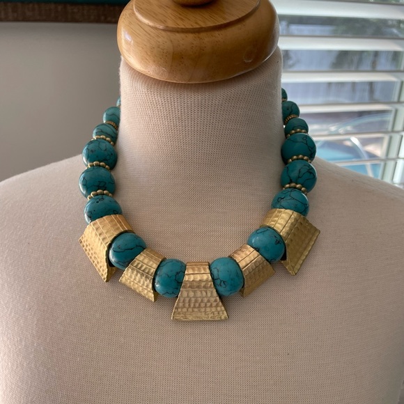 Beautiful chunky gold and turquoise colored beads - Picture 2 of 4